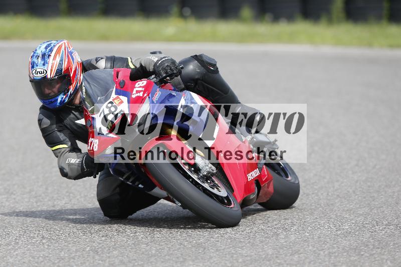 /Archiv-2025/53 16.09.2025 Track Day Domi Aegerter ADR/Gruppe rot/78